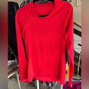 Under Armour womens heat gear  top large bright orange